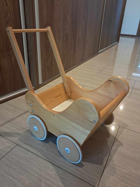 Detský drevený kočík, 