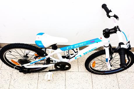 Predám detský bicykel cube acid 20 hliník, 20