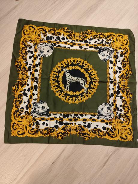 Elegantná šatka s motívom dalmatíncov, 