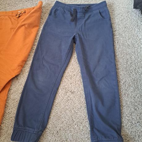 2x nohavice, 134