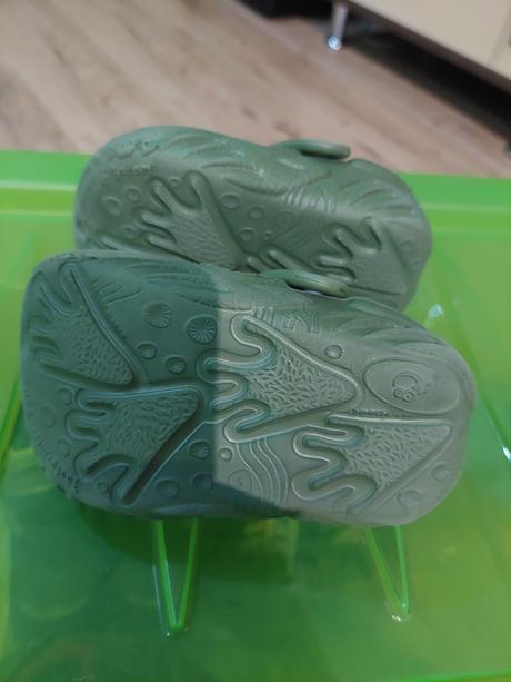 Šľapky v tváre krokodíla, 20