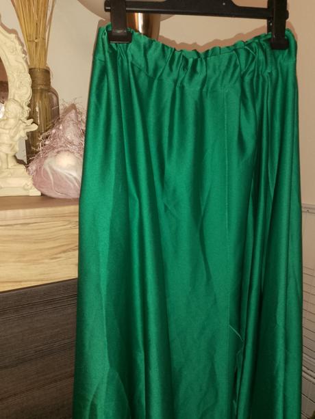 Saténová sukňa, m