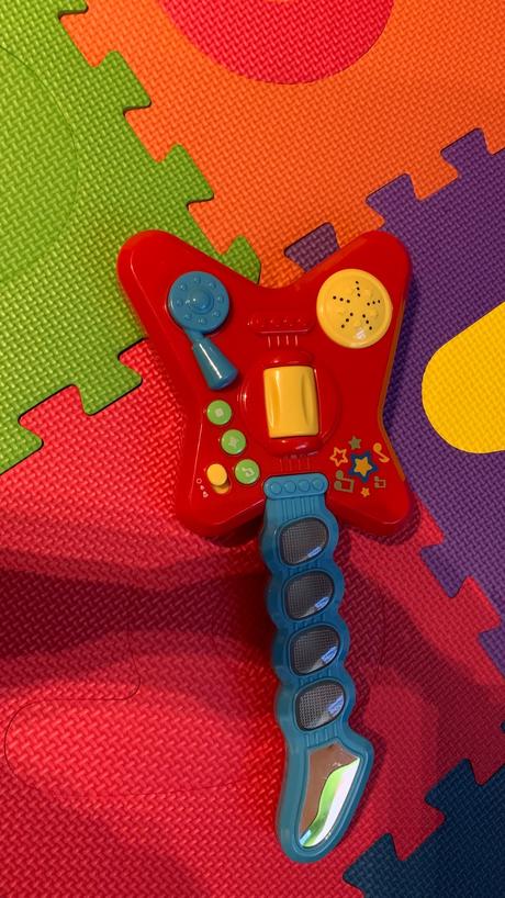 Detska gitara hudobná,