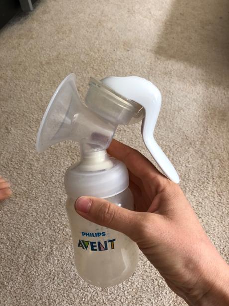 Manualna odsavacka avent a flasky,
