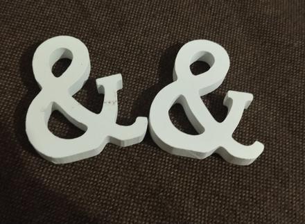 Drevené písmenká &, 