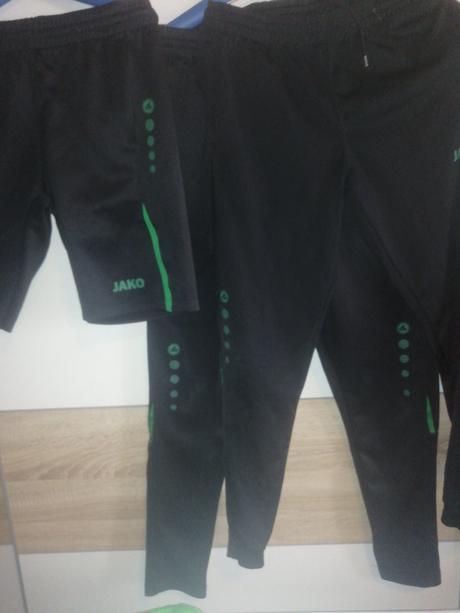 2 teplaky  tricko kratasy, 158