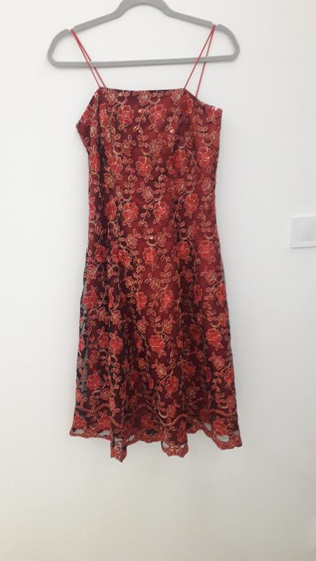 Spoločenské šaty, 36