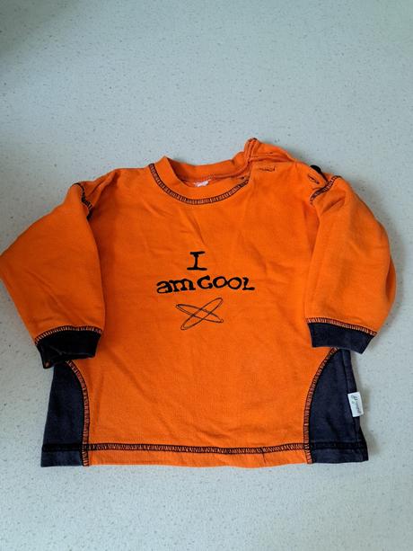 Oranžová mikina, 92