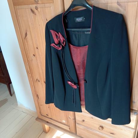 Trojdielny kostým, 52