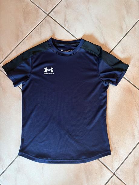 Under armour tričko málo nosené, under armour,134