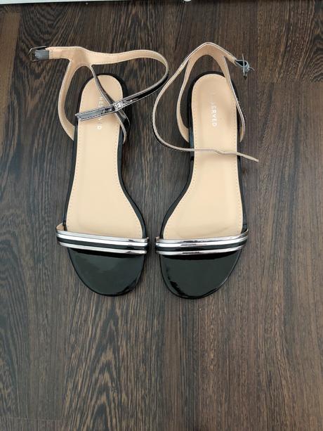 Sandalky reserved, 36