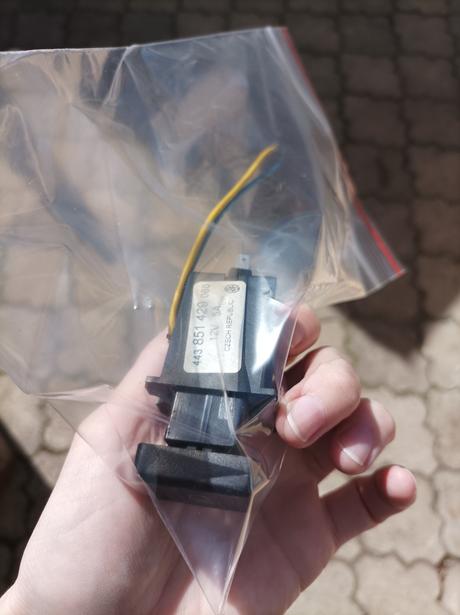 Náhradné diely do aut, 