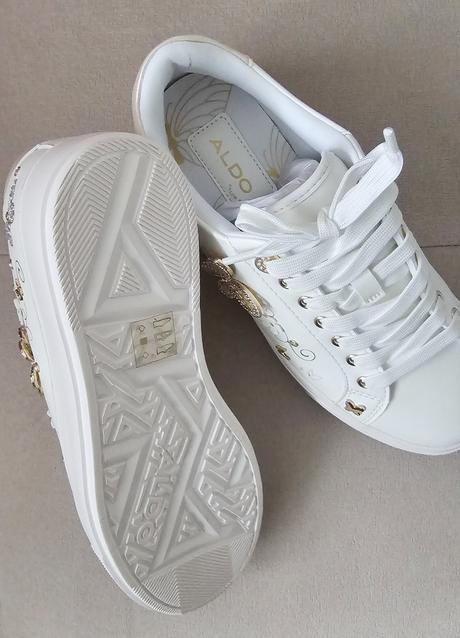 Botasky s motýlikmi, 38