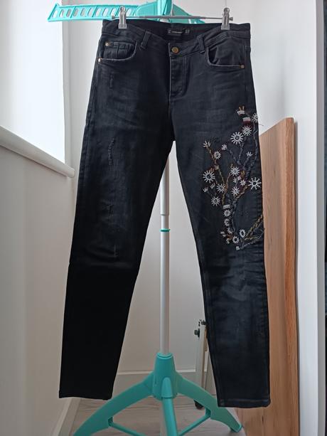 Džínsy zara s výšivkou, zara,38