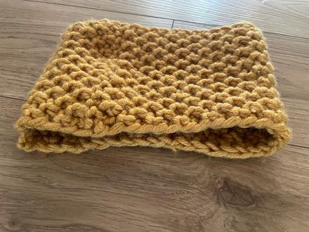 Hackovany nakrcnik, 74