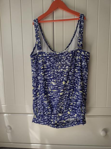 Tehotenské plavky, l