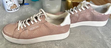 Na predaj krasne moderne oblecenie s m, geox,s