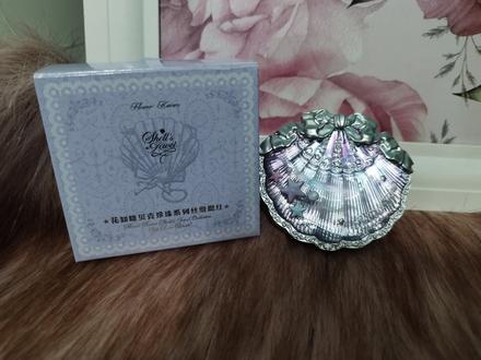 Lícenka flower knows, 