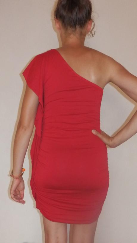 Červené minišaty, s