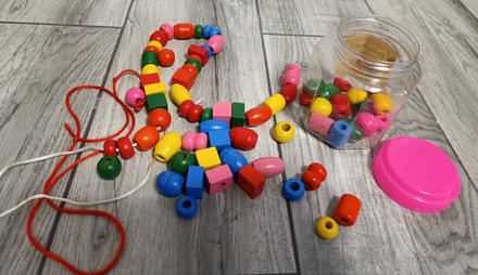 Drevené korálky na navliekanie, 