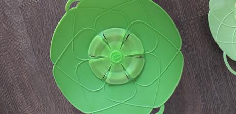 2 ks silikónové pokrievky proti vykipeniu., 