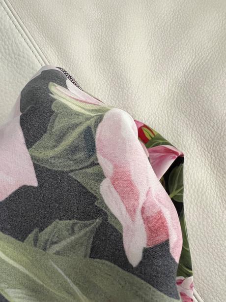 Dolce&gabbana hodvábne stretchove nohavice vel.4, 104