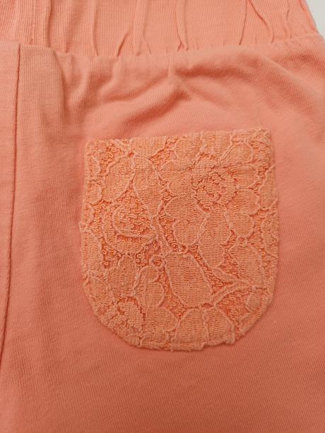 Šortky / kraťase s čipkovaným vreckom, lupilu,98