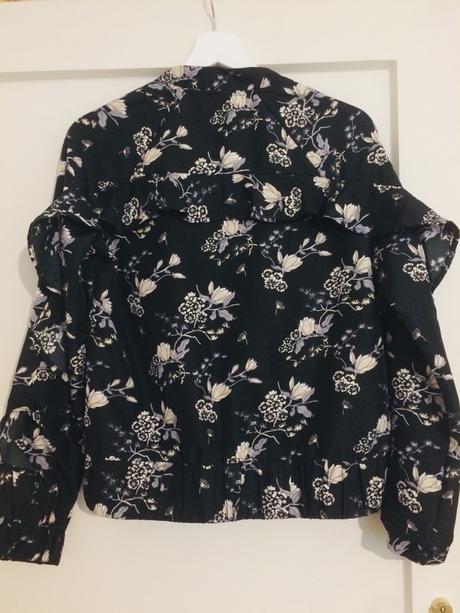 Bundicka s volanom, reserved,36