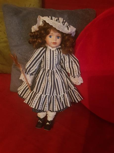 Porcelánová bábika,