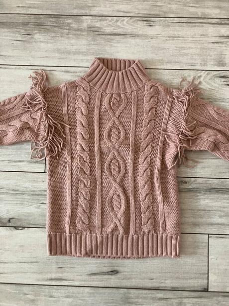 Sveter, reserved,128