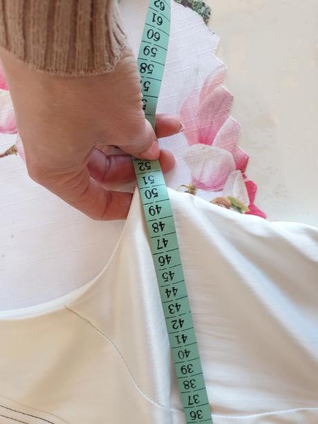 Tmavomodré slávnostné šaty, 40