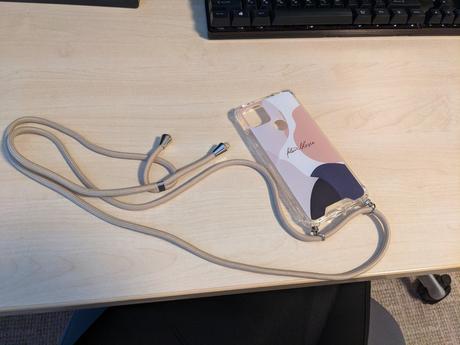 Obal so snurkou cez rameno na pixel 5, 