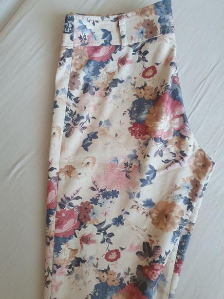 Kvetované letné nohavice, s