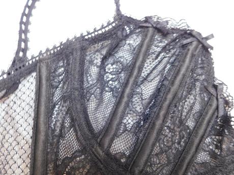 Kvalitný čipkovaný korzet, 75b