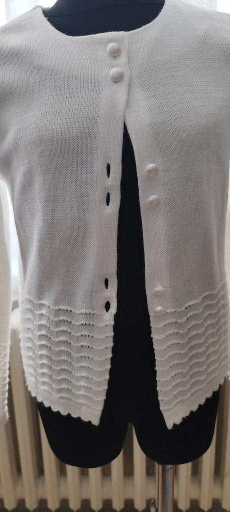 Biely svetrík jomar, 140