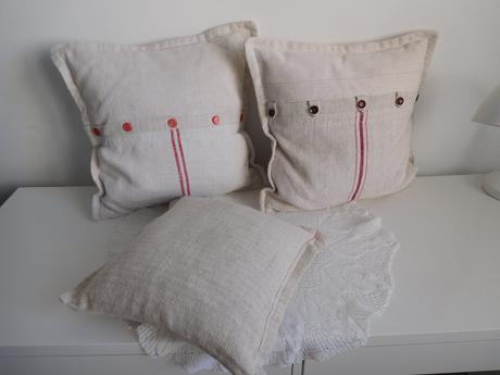 Vankúše menšie , vačšie, podlhovasté,, 