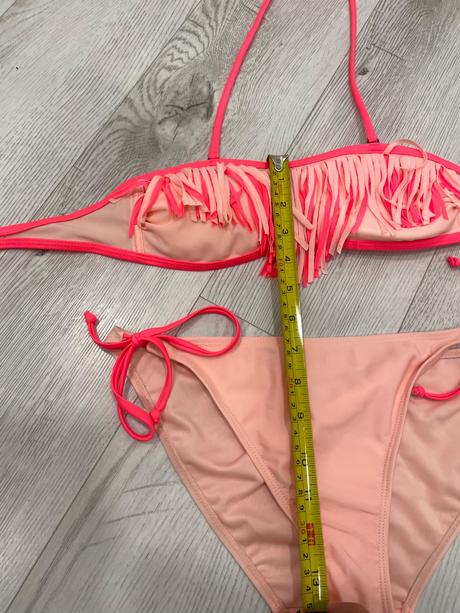 Dvojdielne krikľavé plavky so strapcamk, xs