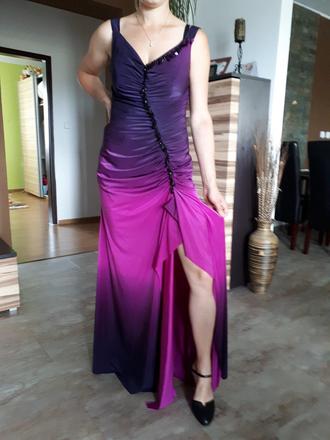 Spolocenske saty, 42