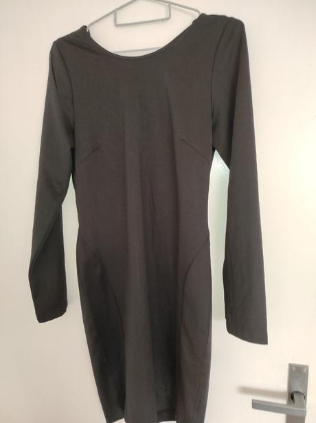 Čierne elegantné saty, l