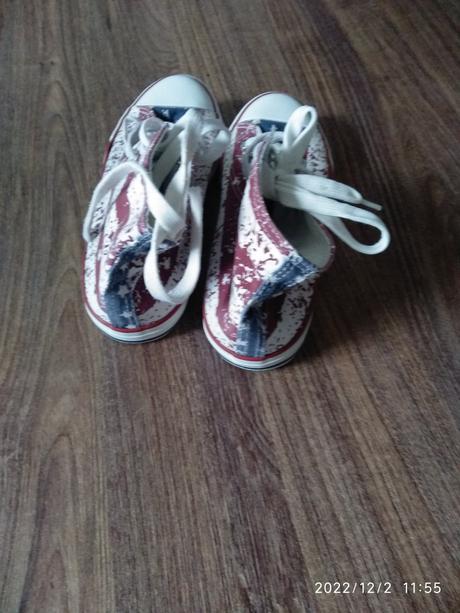 Tenisky, 37