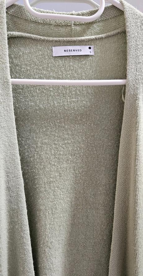 Zelený sveter, reserved,s