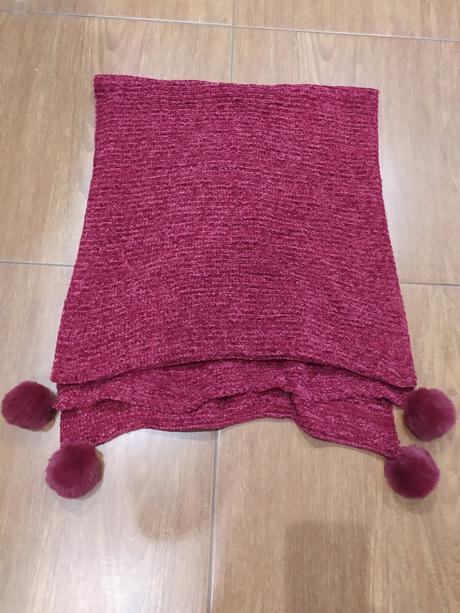 Dlhý žinilkový šál, 