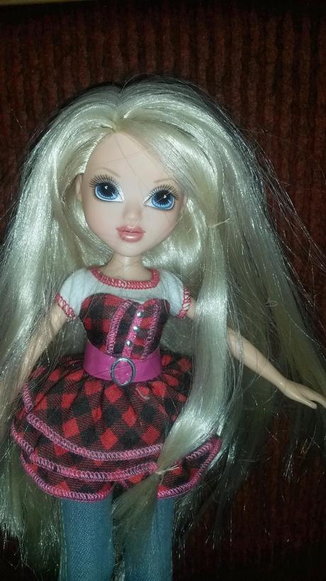 Bábika moxie so psíkom,