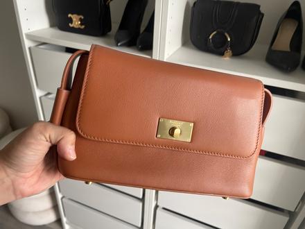 Kozena kabelka moncrief, 