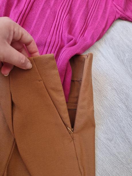 Elegantné hnedé nohavice, s