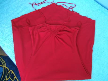 Červené šaty na ramienka, 36