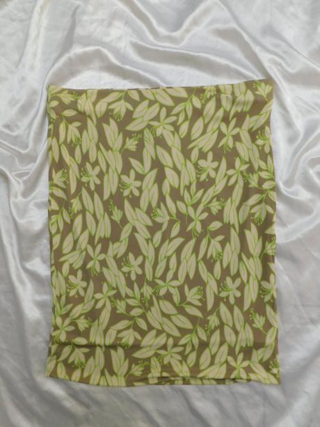 Luxusna pekna sukna, 40