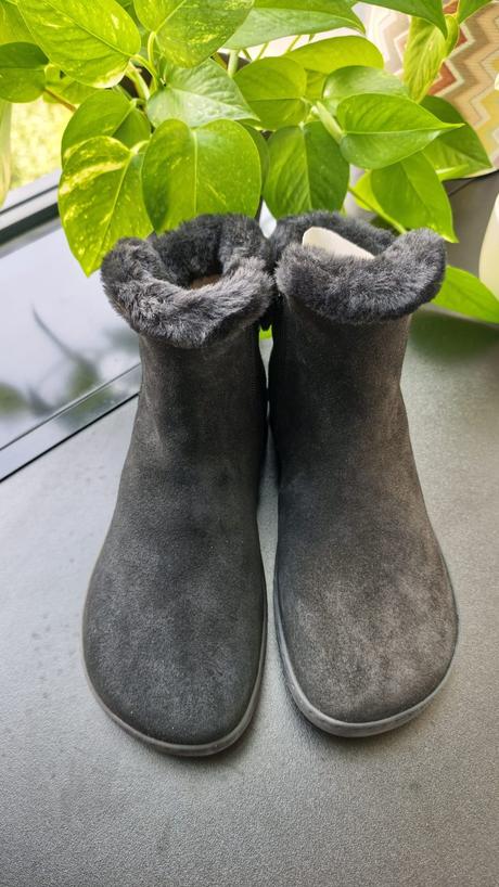 Shapen barefoot fluffy black čižmy, veľkosť 38, 38