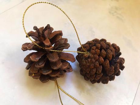 Naturálne ozdoby/šišky 60 ks, 