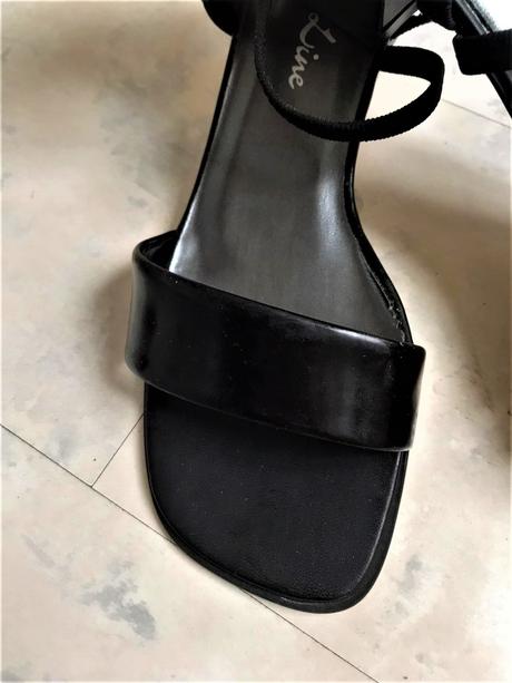 Jemné lakové sandálky, 38